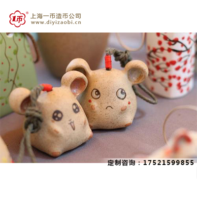 大學畢業（yè）慶典紀念品（pǐn）製作送什麽最能表達出祝福（fú）？